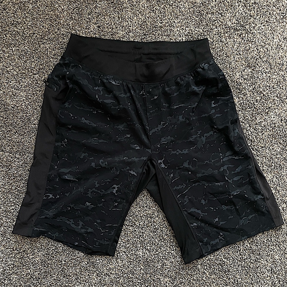 Men’s Lululemon Atheltic shorts Large - like new